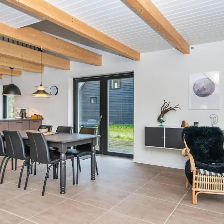 6 Person In Hovborg-by Traum * הובבורג